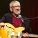 Guitarrista e violonista Hélio Delmiro