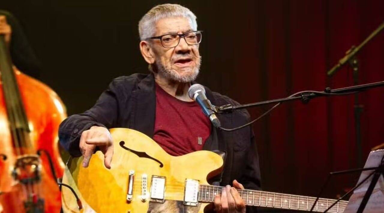 Guitarrista e violonista Hélio Delmiro