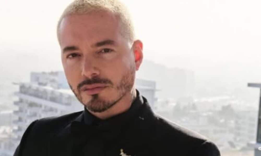 Valentina Ferrer anuncia término de relação com J Balvin