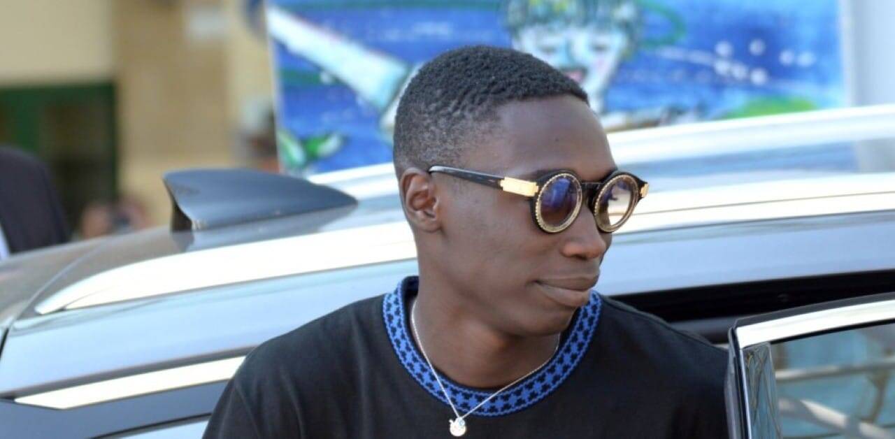 Khaby Lame chega ao Brasil após detenção nos EUA por visto vencido