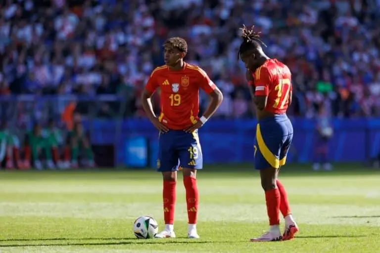 Lamine Yamal e Nico Williams