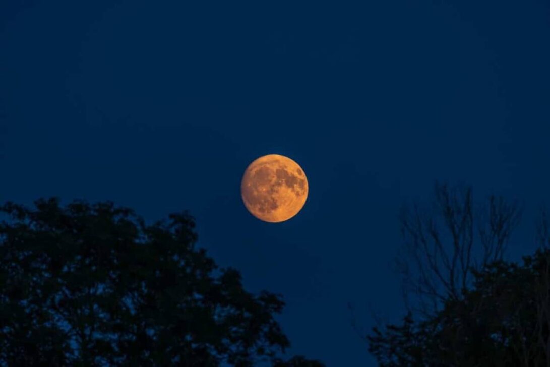 Lua Cheia de junho (Lua de Morango)
