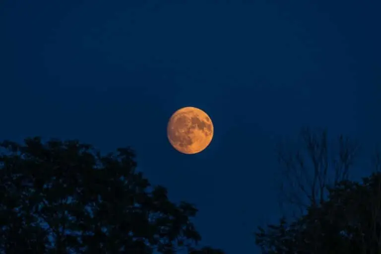 Lua Cheia de junho (Lua de Morango)