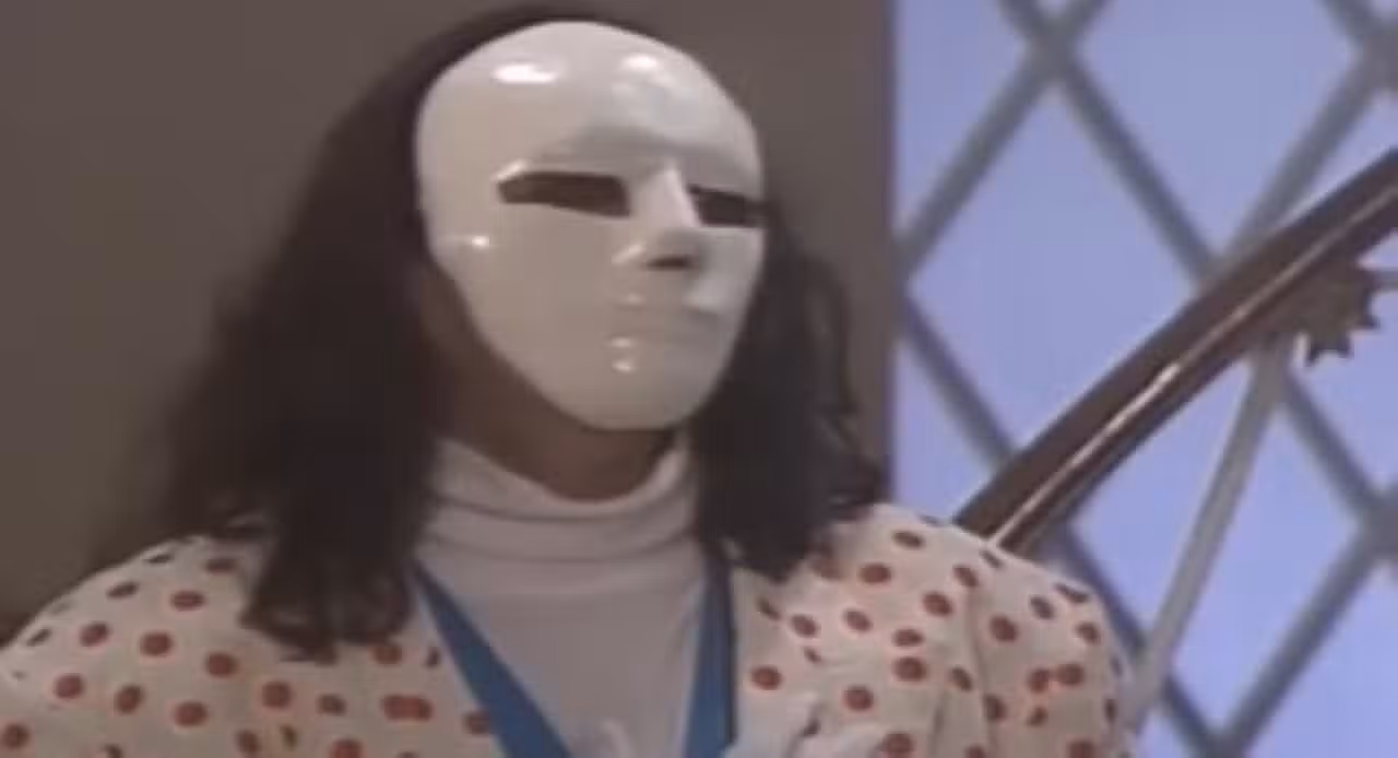 Mascarado em 'A Viagem'