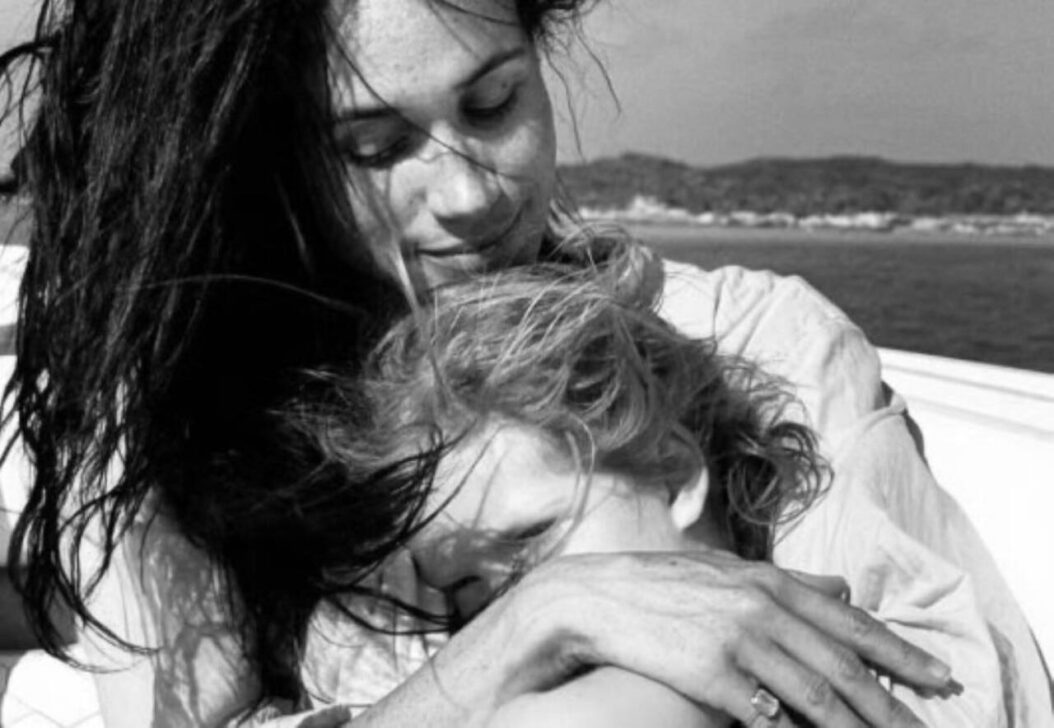 Meghan Markle com a filha, Lilibet