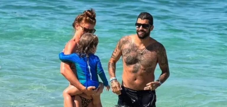 Pedro scooby e cintia dicker e Aurora