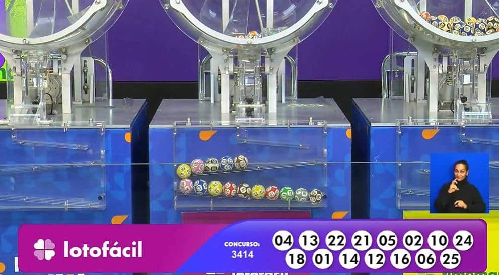 Resultado Lotofácil 3414 com pagamento de R$ 1,8 milhão na Caixa: 04 - 18 - 13 - 01 - 22 - 14 - 21 - 12 - 05 - 14 - 02 - 06 - 10 - 25 - 24