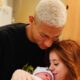 Richarlison e Amanda com filho