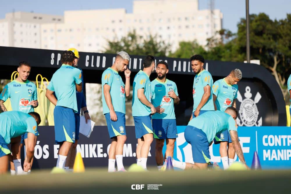 Seleção realizou o primeiro treino