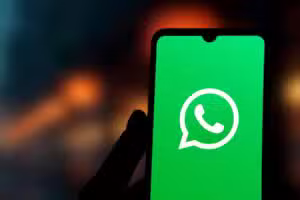 WhatsApp memulakan reka bentuk semula pada skrin perbualan dengan akses pantas kepada Status