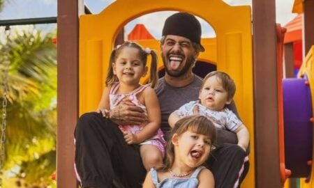 Zé Felipe com os filhos