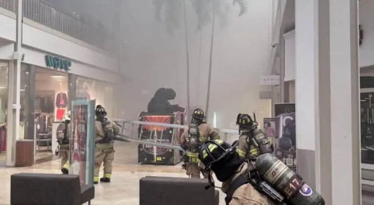 fire hulen mall - Foto: Fort Worth Fire Department