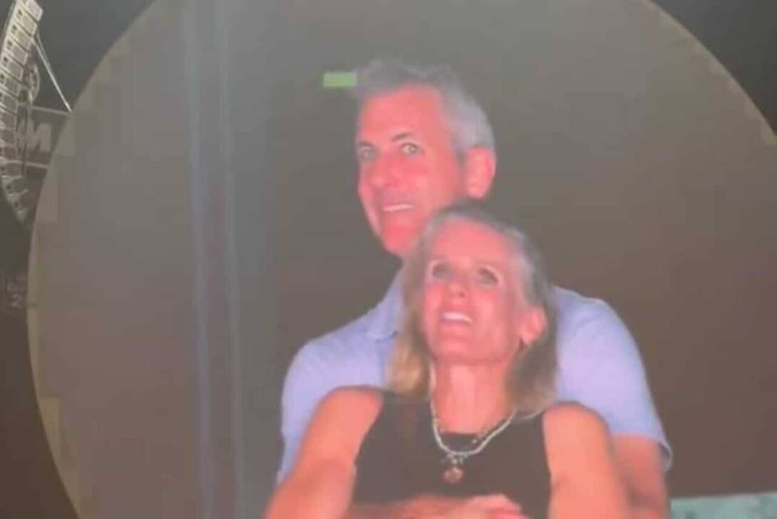 kiss cam