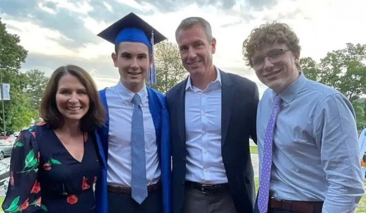 Andy Byron com a familia