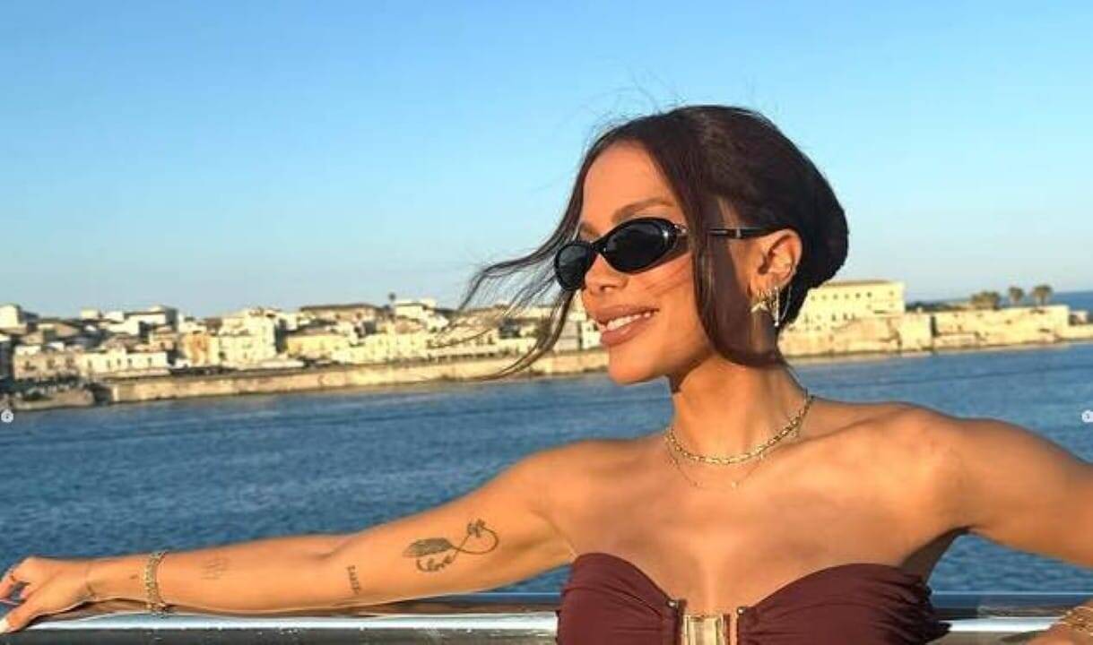 Anitta retoma agenda após complicações em cirurgia facial nos Estados Unidos