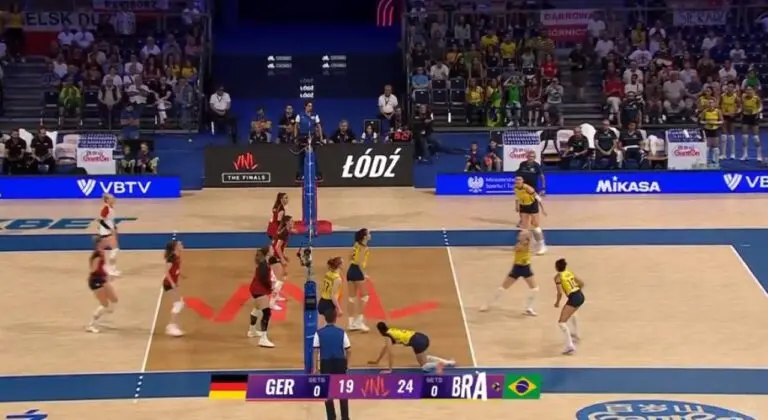 Brasil na frente com dois sets