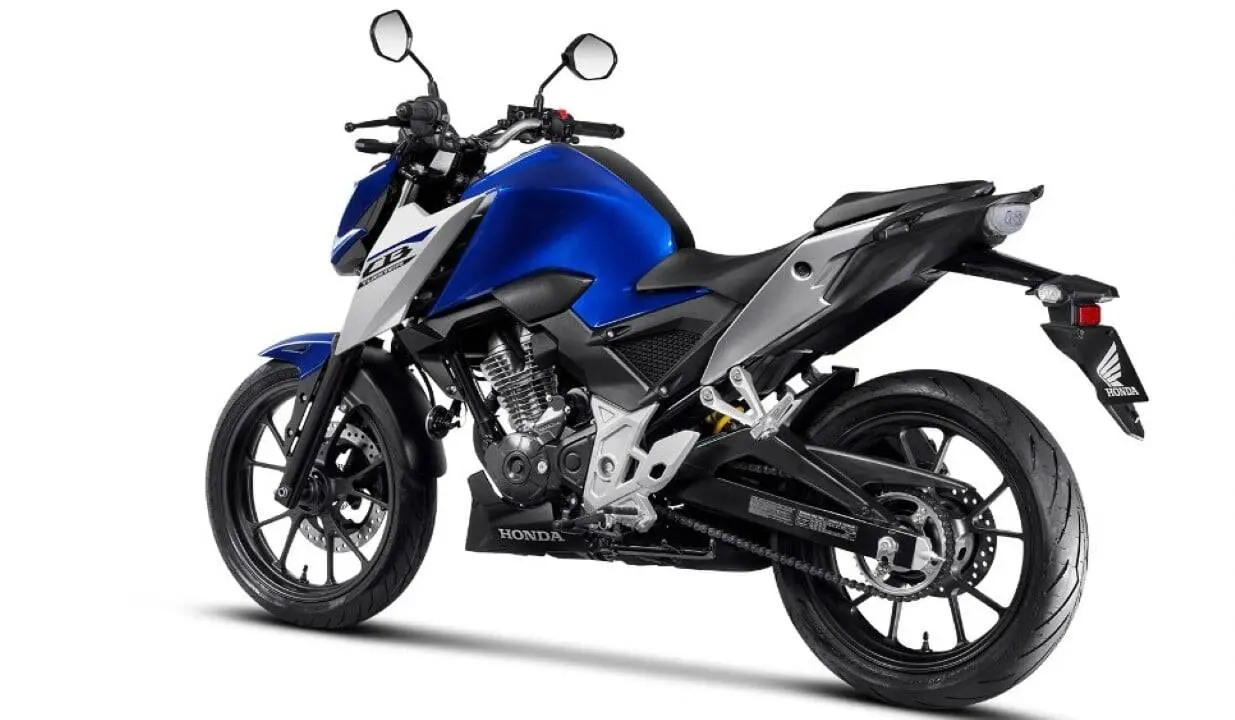 Новый Honda CB 300F Twister выходит на отечественный рынок с двигателем мощностью 24,7 л.с. и расходом 28 км/л.