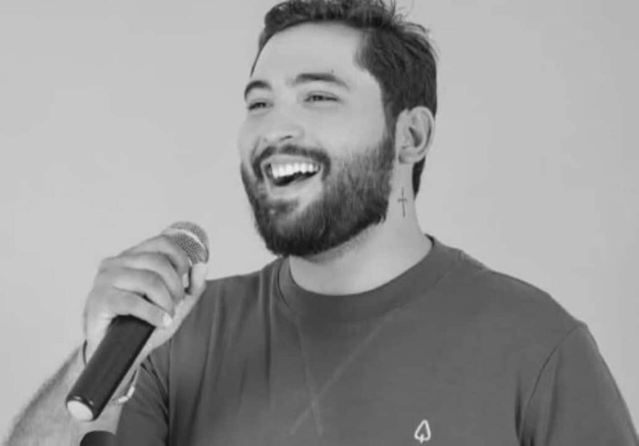 Cantor Felipe Alves