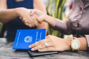 Reforma trabalhista permite fracionamento de férias em até três períodos no Brasil