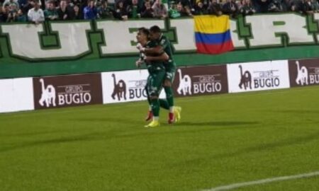 Chapecoense marca o terceiro gol na partida