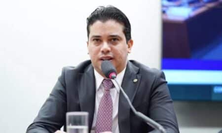 Deputado Júnior Mano em comissão da Câmara, em 12/04/2023 — Foto: Pablo Valadares / Câmara dos Deputados