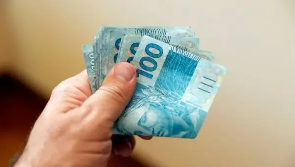 Dinheiro, pagamento de benefícios