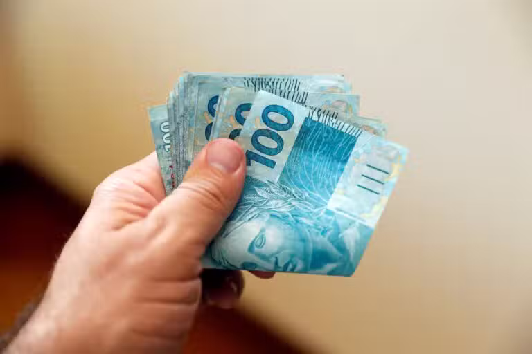 Dinheiro, pagamento de benefícios