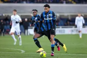 Manchester United encaminha contratação do meia Éderson por R$ 232 milhões junto à Atalanta