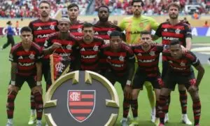 Flamengo retorna ao Brasil após eliminação no Mundial de Clubes 2025