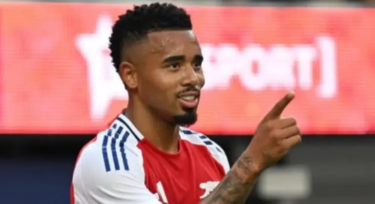 Gabriel Jesus brilha em recuperação no Arsenal e adia retorno ao Palmeiras