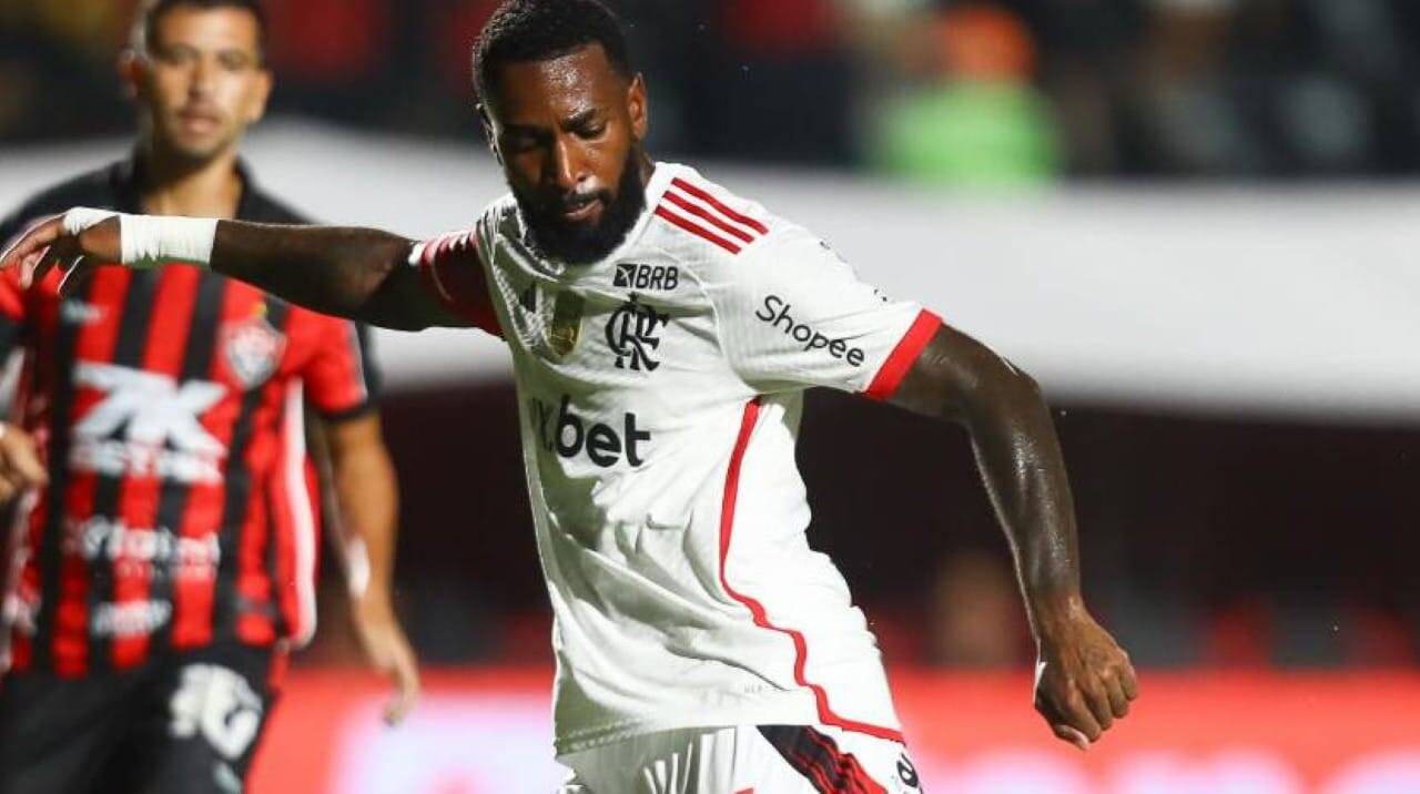 Gerson rejeita propostas de Palmeiras e Cruzeiro e negocia com Al-Nassr por salário de R$ 6 milhões mensais