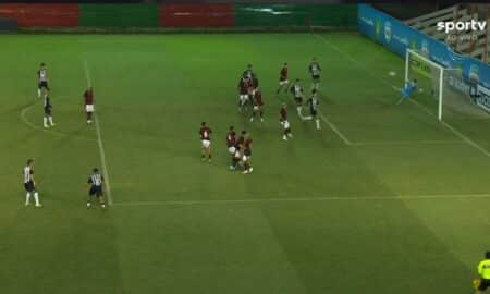 Golaço de falta kaua