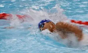Guilherme Caribé brilha e avança às semifinais dos 50m borboleta no Mundial em Singapura