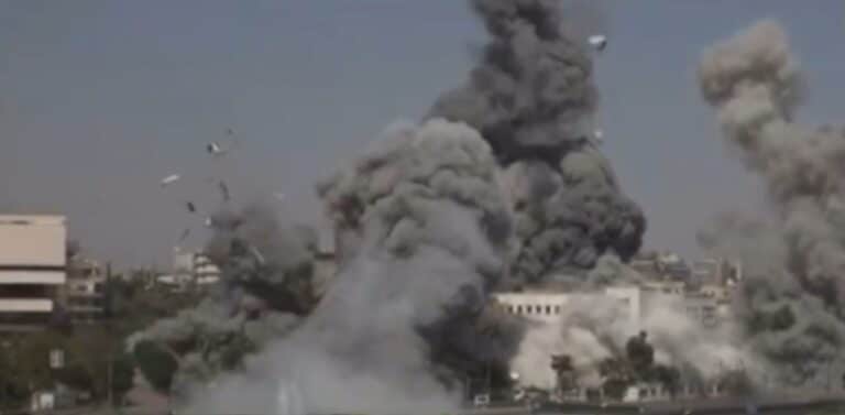 Israel bombardeia Ministério da Defesa da Síria