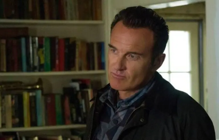 Julian McMahon -