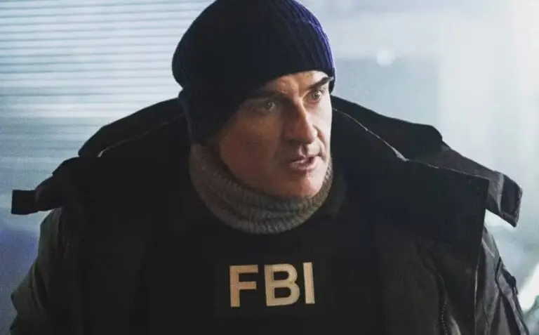 Julian McMahon na série FBI Most Wanted