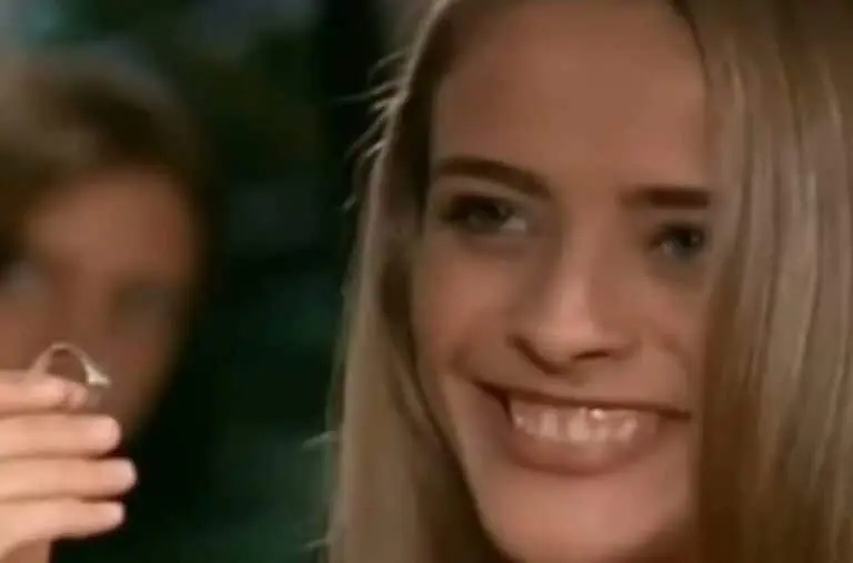 Juliana Silveira como Júlia