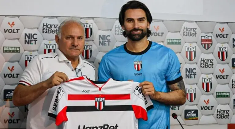 Leo Gamalho