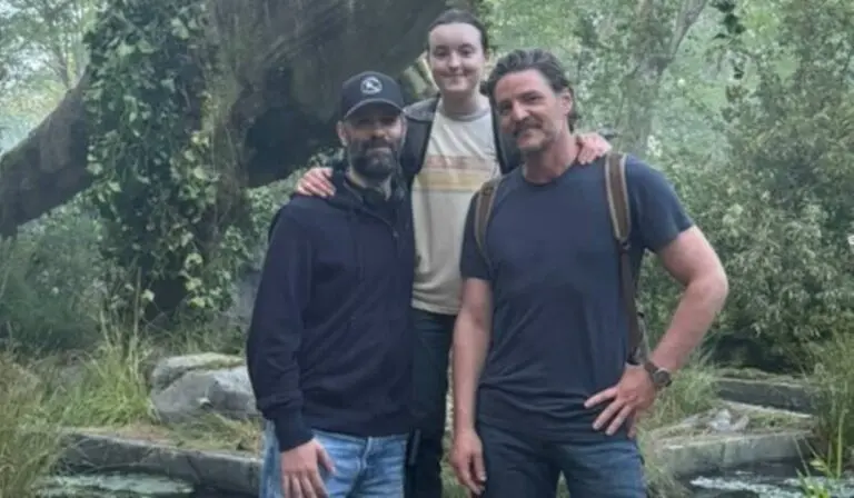 Neil Druckmann, Bella Ramsey e Pedro Pascal