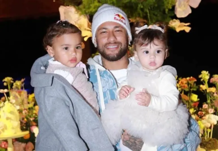 Neymar e filhas