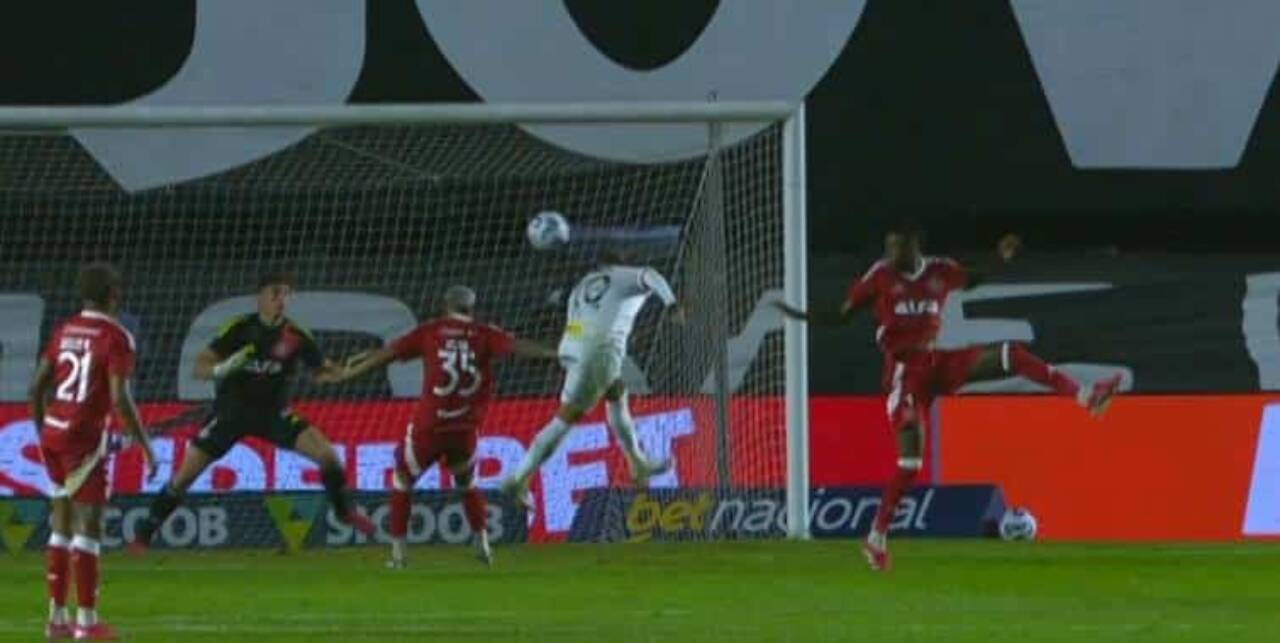 Neymar quase gol