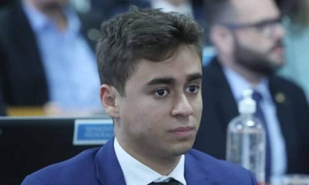 Nikolas Ferreira mostra a vasta multidão de apoiadores em vídeo durante a ‘Caminhada pela Liberdade’ antes de Brasília