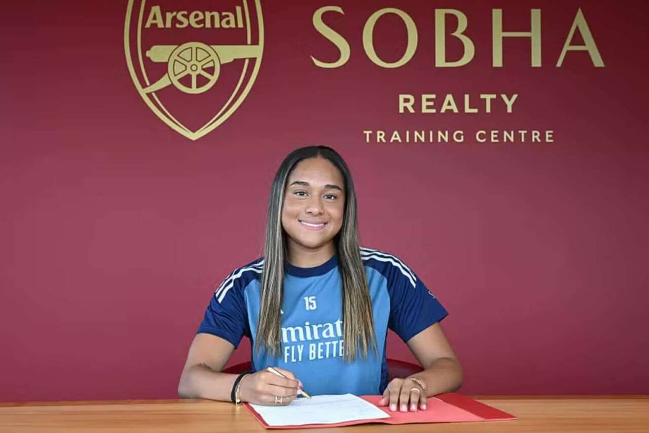 Arsenal faz história com Olivia Smith por R$ 7,4 milhões no futebol feminino
