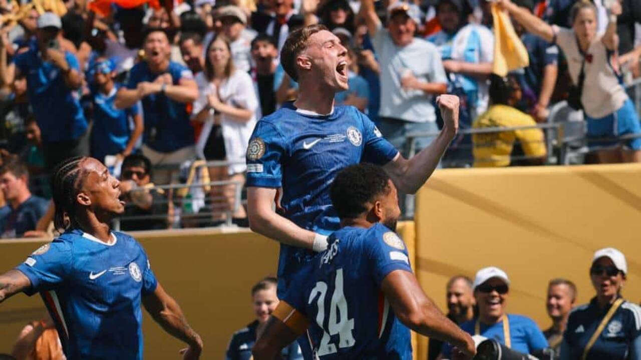 Chelsea domina PSG com gols de Palmer e cartões a Neto e Caicedo na final do Mundial