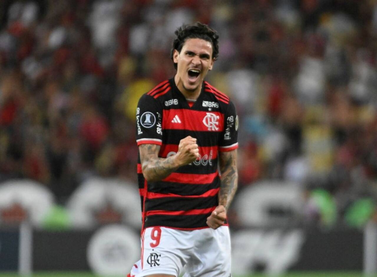 Flamengo x Fluminense ao vivo: Pedro volta e escalações agitam clássico pelo Brasileirão 2025