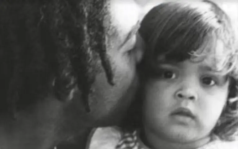 Preta Gil e Gilberto Gil em 1974 — Foto: Redes sociais