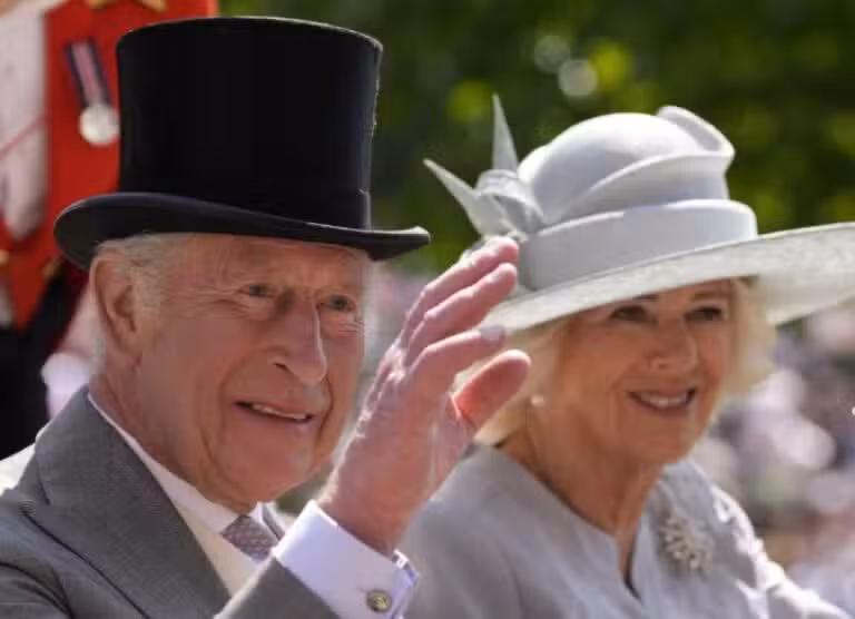 Rei Charles III e Camilla