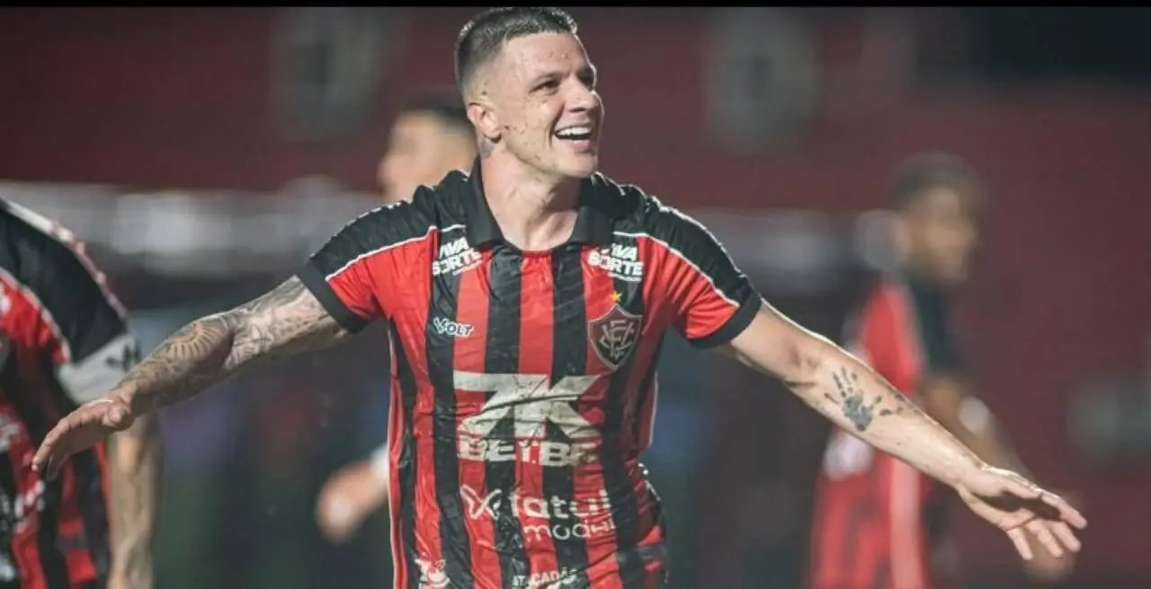 Renato Kayzer brilha com gol decisivo em Vitória x Palmeiras no Barradão pelo Brasileirão