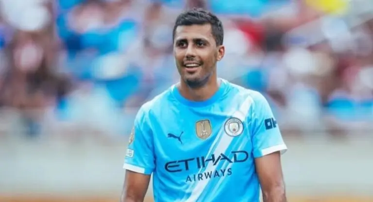 ¿Rodri juega hoy? Dónde ver Manchester City vs Liverpool en la Premier League