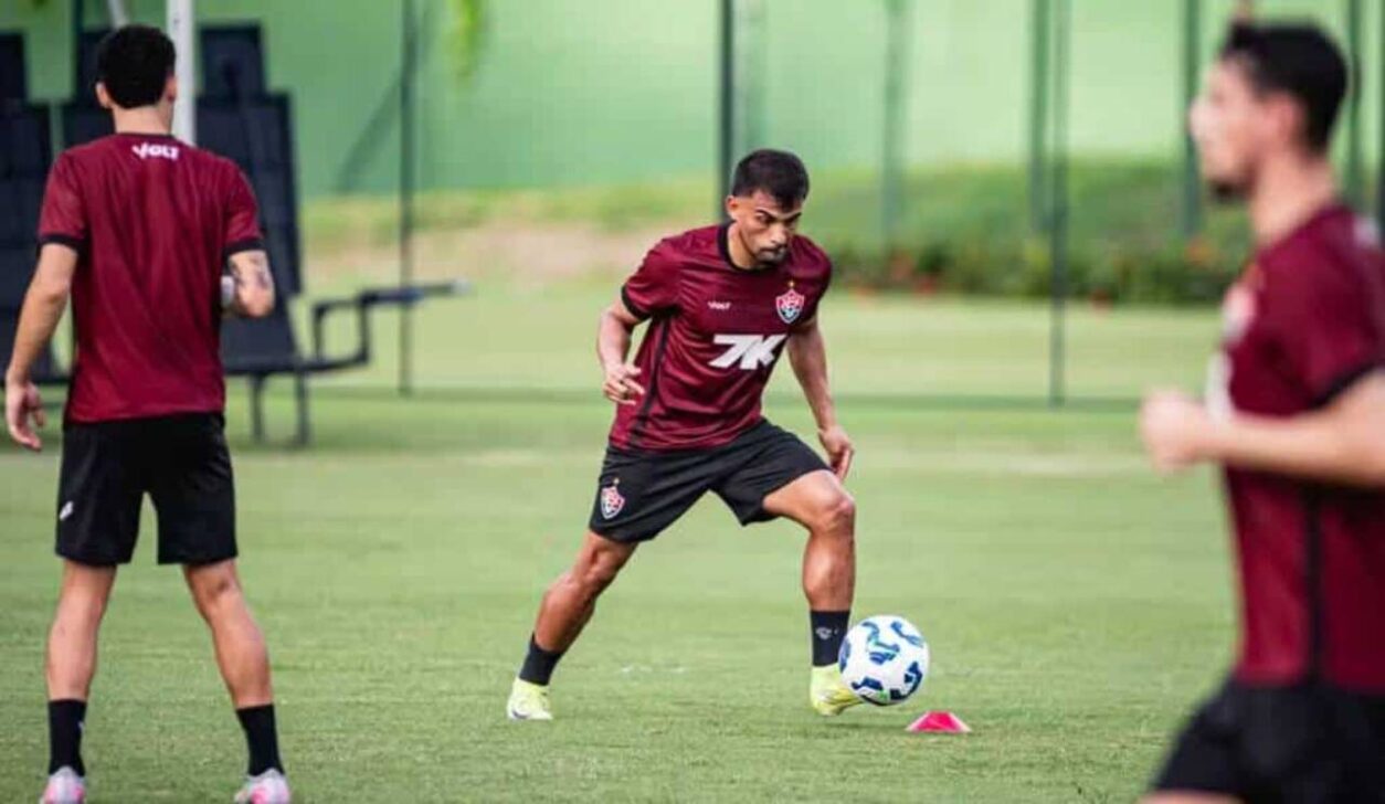 Ronald durante treino do Vitória